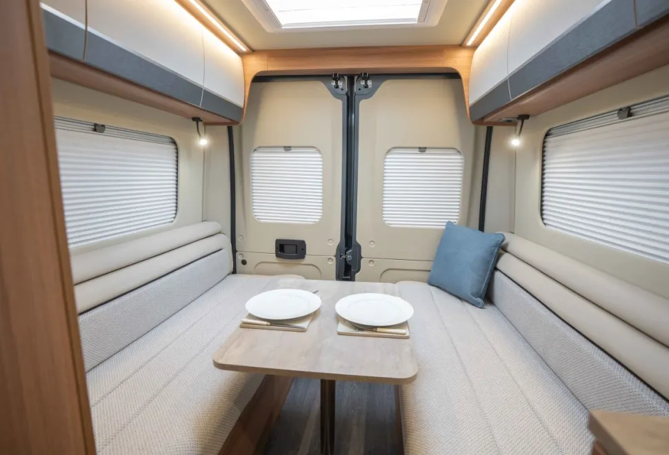 Autotrail V-Line 636 SE 140BHP 2026