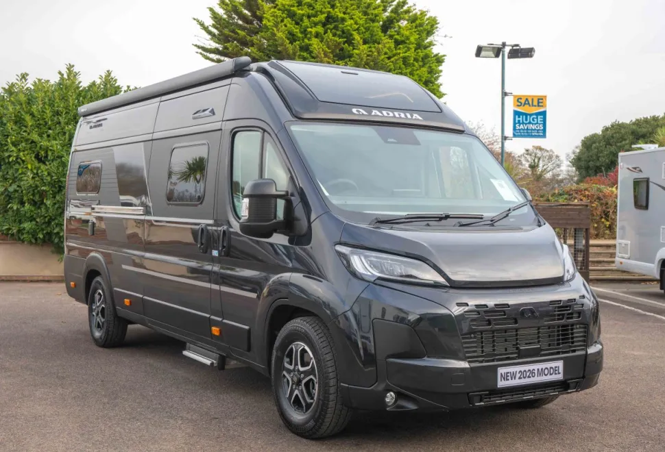 Adria Twin Supreme 640 SGX 140BHP Auto 2026