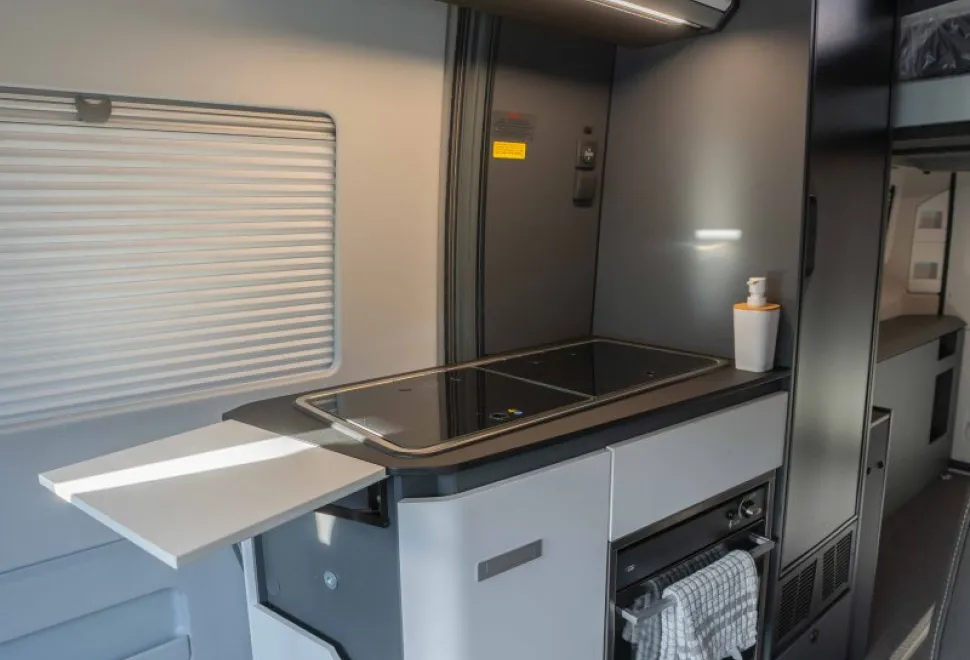 Adria Twin Supreme 640 SGX 140BHP 2026