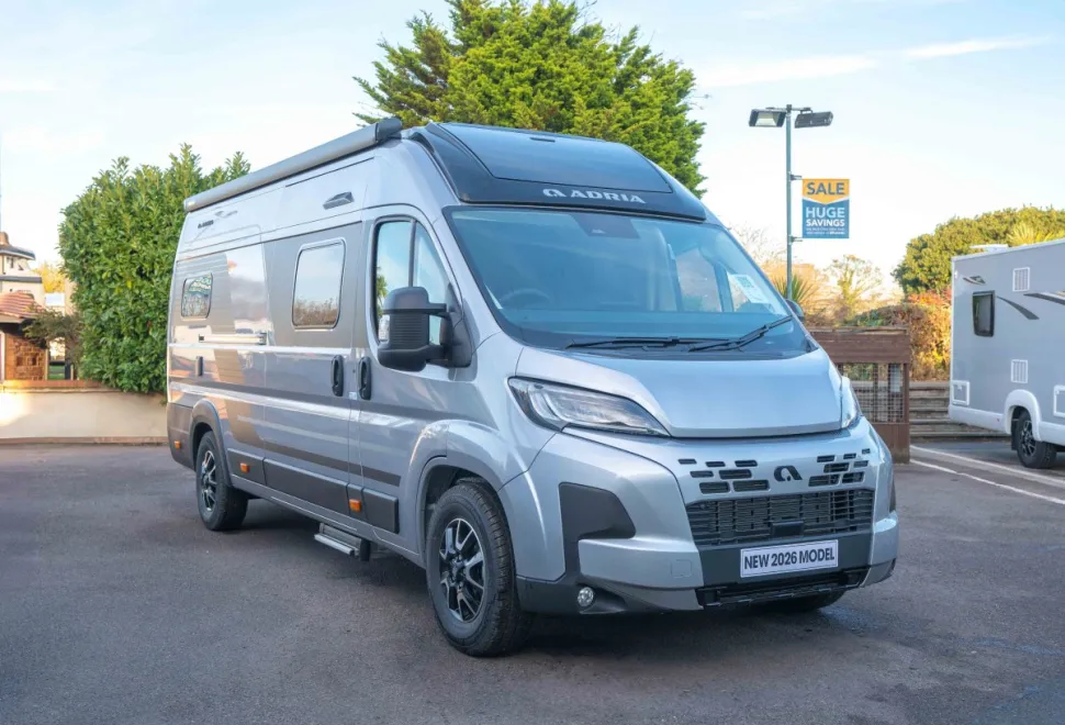 Adria Twin Supreme 640 SGX 140BHP Auto 2026