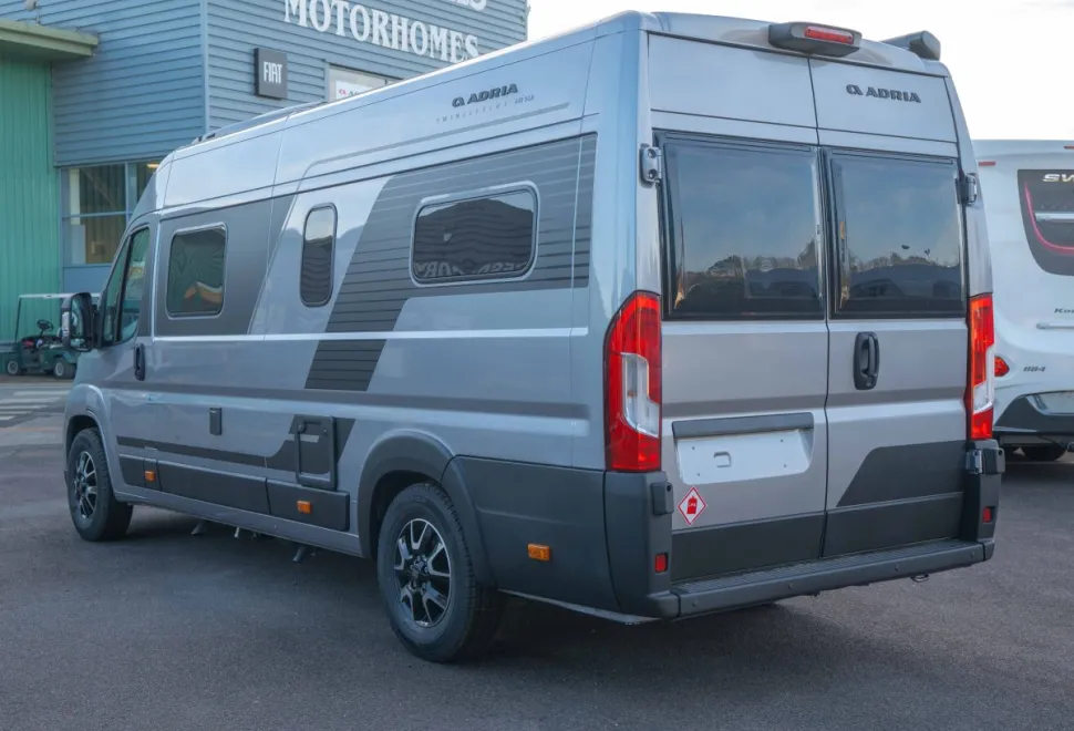 Adria Twin Supreme 640 SGX 140BHP Auto 2026