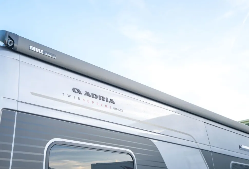 Adria Twin Supreme 640 SGX 140BHP Auto 2026