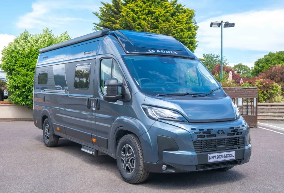 Adria Twin Supreme 640 SGX 140BHP Auto 2026