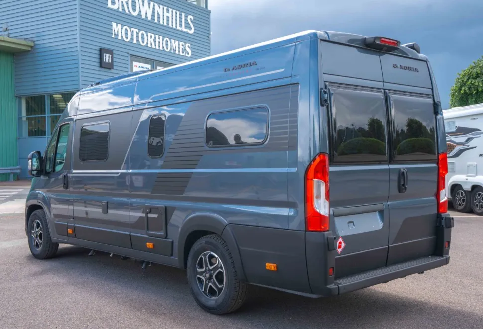 Adria Twin Supreme 640 SGX 140BHP Auto 2026