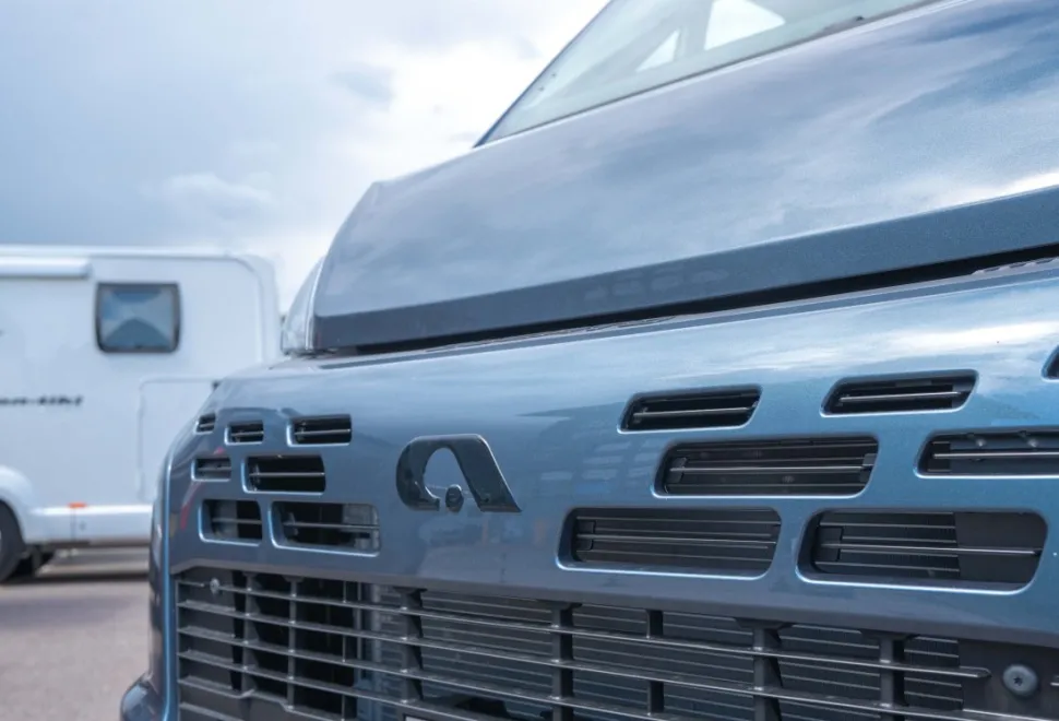 Adria Twin Supreme 640 SGX 140BHP 2026