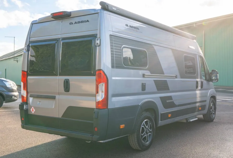 Adria Twin Supreme 640 SLB 140BHP Auto 2026