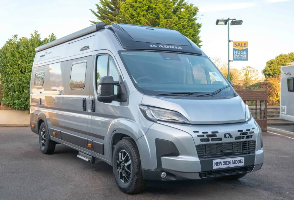 Adria Twin Supreme 640 SGX 140BHP Auto 2026