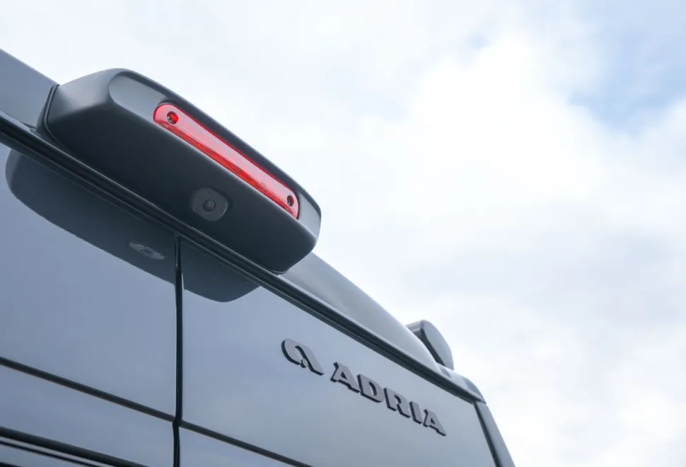 Adria Twin Supreme 640 SGX 140BHP Auto 2026