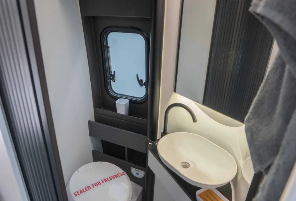 Adria Twin Supreme 640 SLB 140BHP Auto 2026