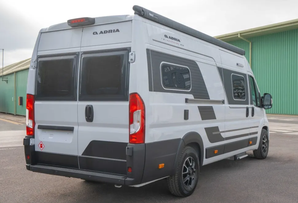 Adria Twin Supreme 640 SLB 140BHP Auto 2026