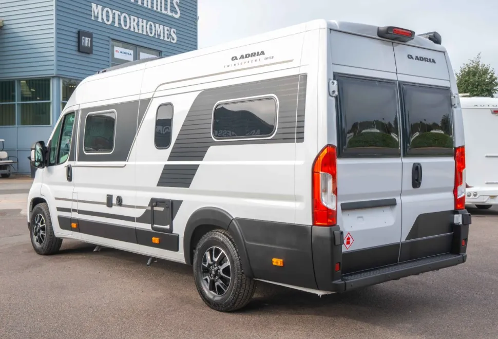 Adria Twin Supreme 640 SLB 140BHP Auto 2026