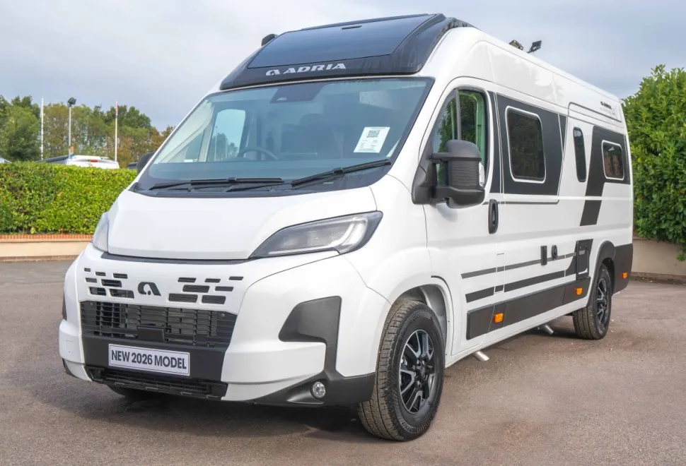 Adria Twin Supreme 640 SLB 140BHP Auto 2026