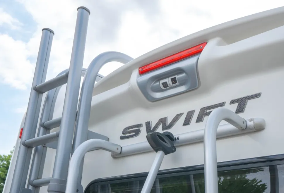 Swift Kon-Tiki 649 Black Edition Hi Line 180BHP 2017