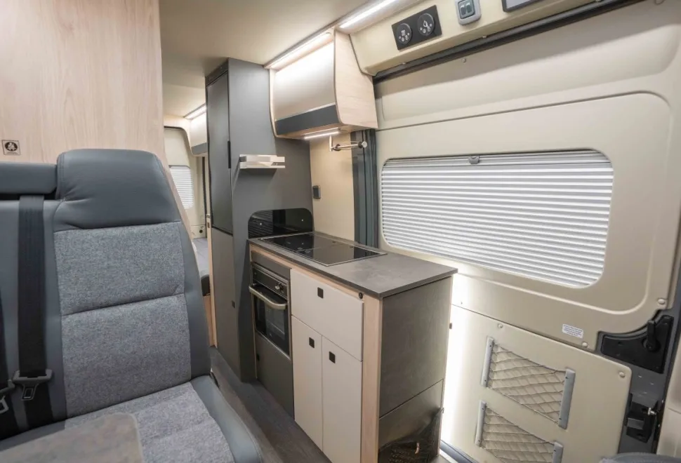 Autotrail Adventure 65 140BHP Auto 2025