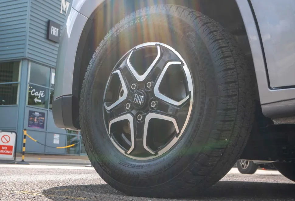 Autotrail Adventure 65 140BHP Auto 2025