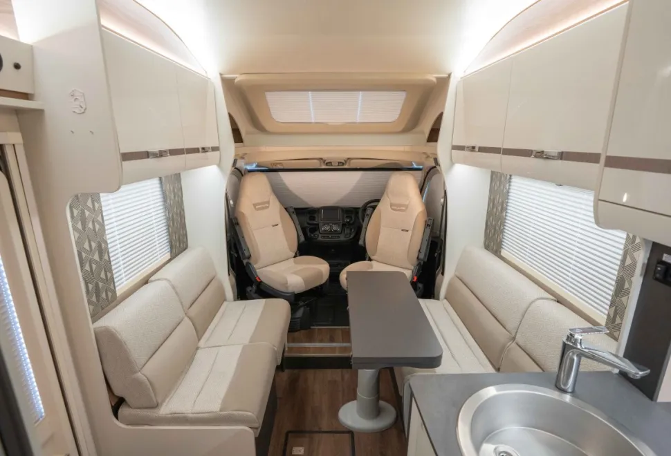 Swift Escape 664 140BHP Auto 2022