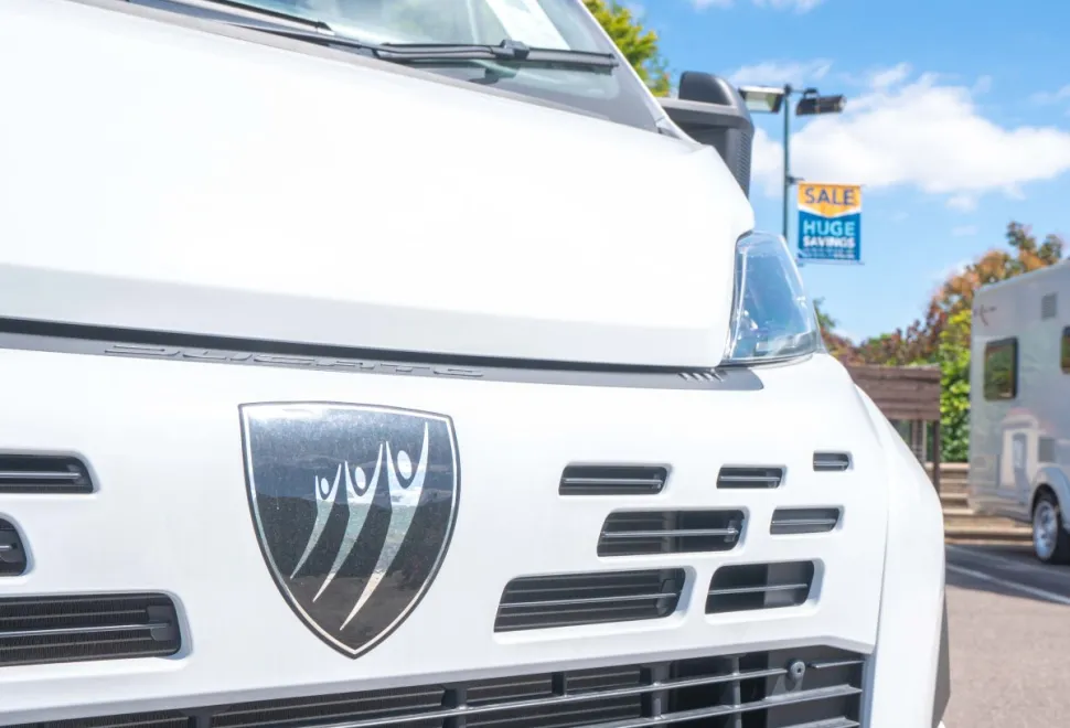 Rapido 666F 140BHP Auto 2025