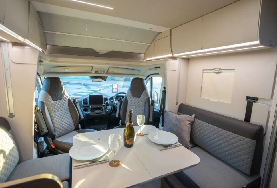 Adria Matrix Supreme 670 DL 180BHP Auto 2026