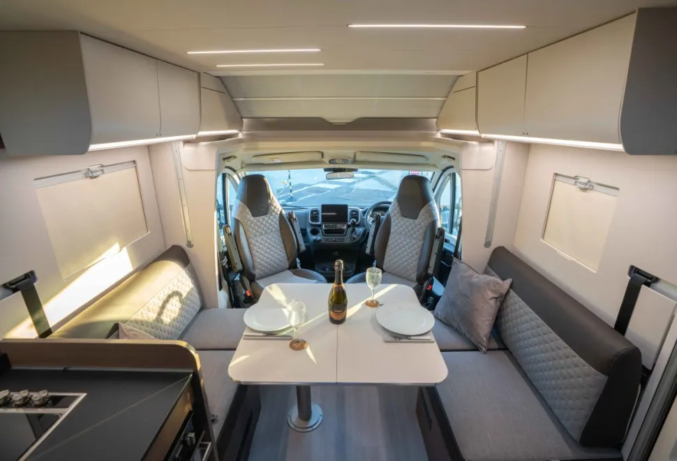Adria Matrix Supreme 670 DL 180BHP Auto 2026