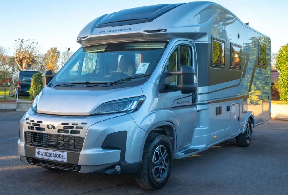 Adria Matrix Supreme 670 DL 180BHP Auto 2026