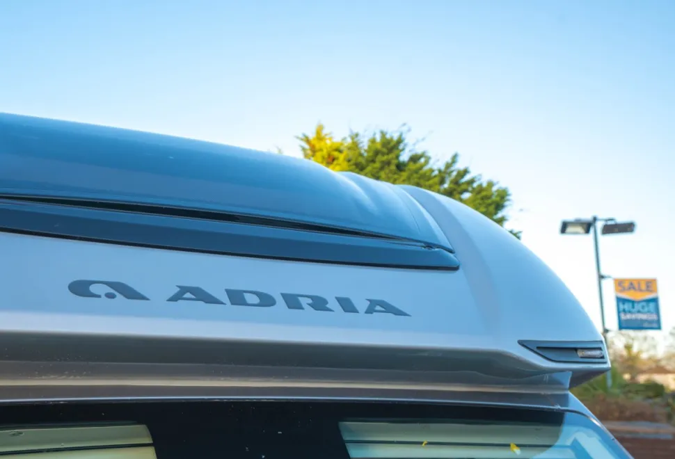 Adria Matrix Supreme 670 DL 180BHP Auto 2026