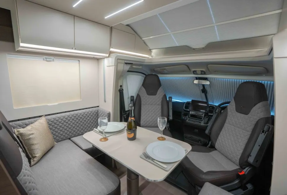 Adria Matrix Supreme 670 SC 180BHP Auto 2026
