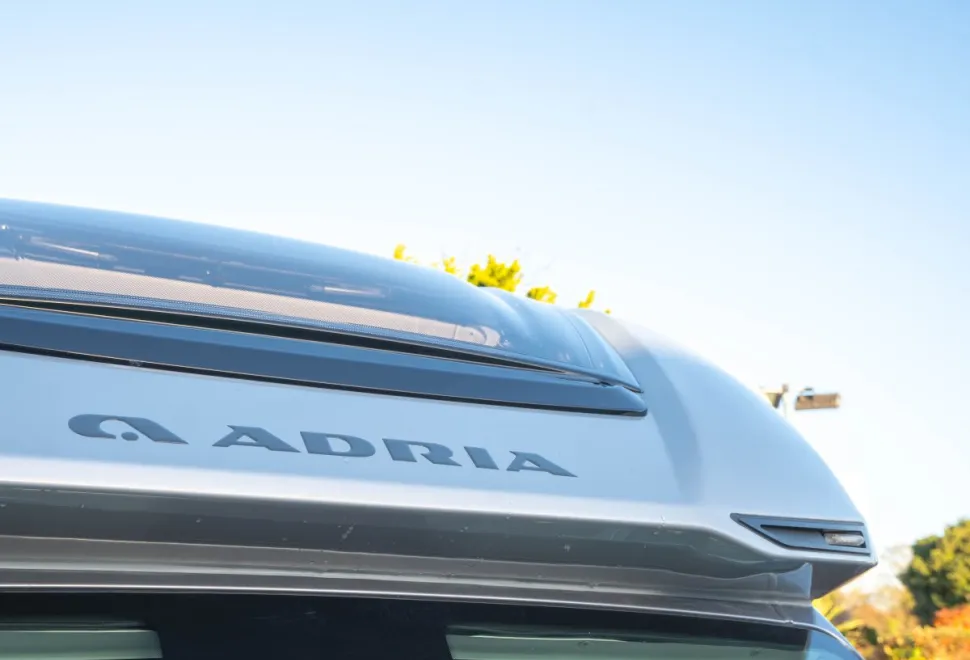 Adria Matrix Supreme 670 SC 180BHP Auto 2026