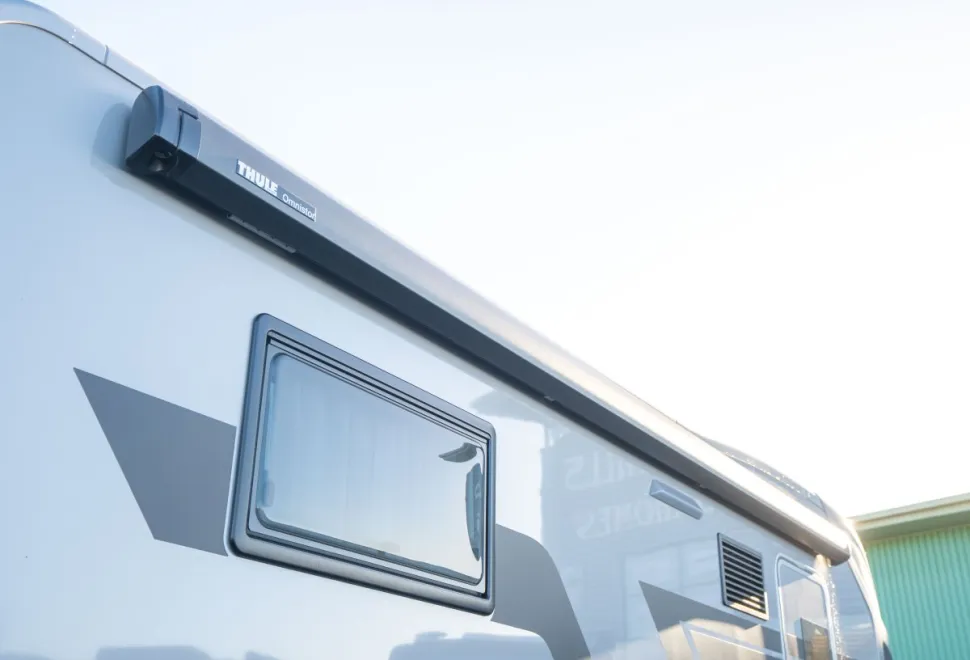 Adria Matrix Supreme 670 SC 180BHP Auto 2026