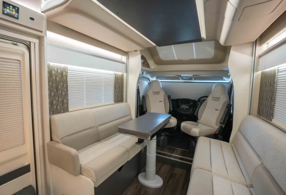 Swift Escape 674 140BHP Auto 2024