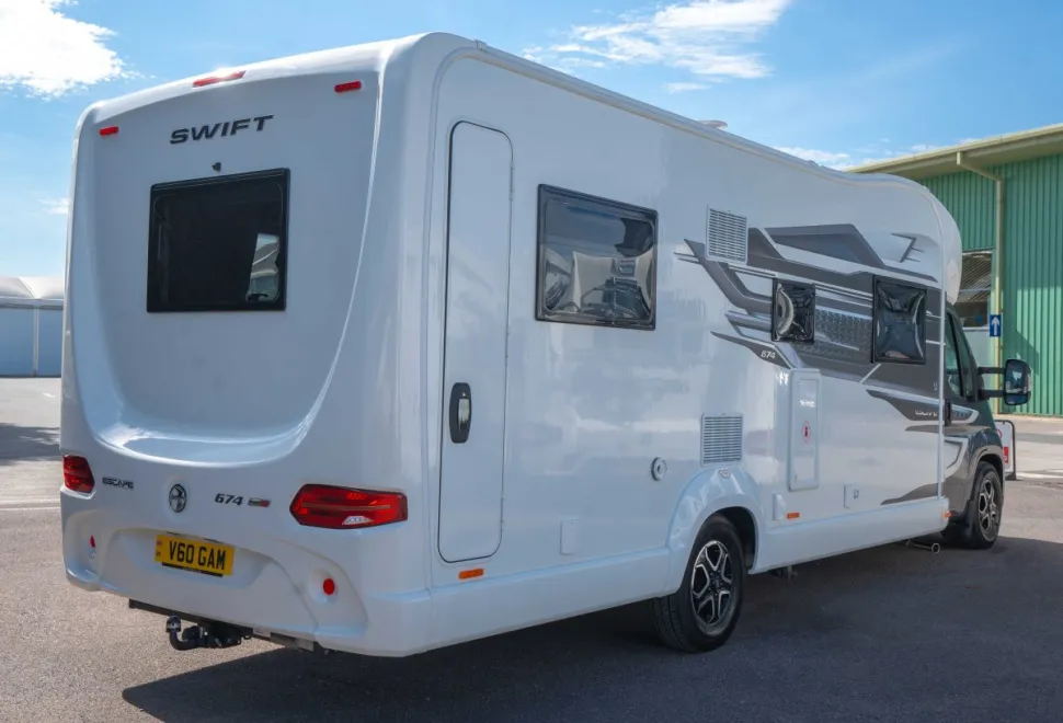 Swift Escape 674 180BHP Auto 2025