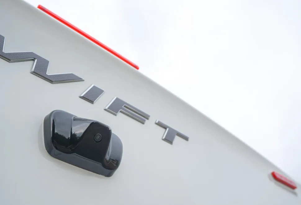 Swift Escape 684 140BHP Auto 2026