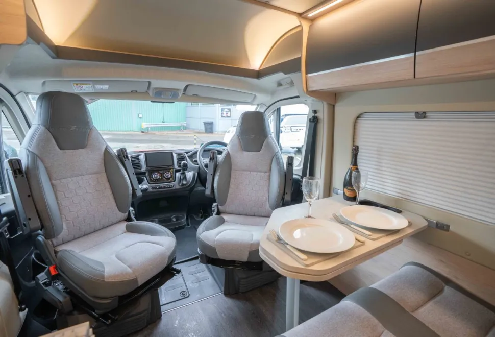 Autotrail Expedition 68 XL Flex 140BHP Auto 2026