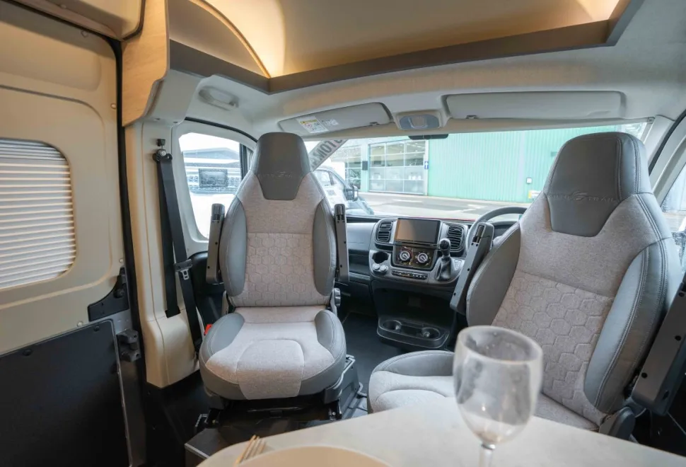 Autotrail Expedition 68 XL Flex 140BHP Auto 2026