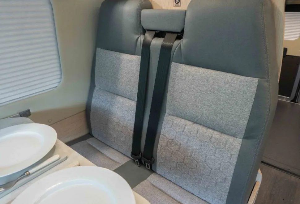 Autotrail Expedition 68 XL Flex 140BHP Auto 2026