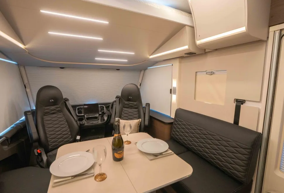 Adria Sonic Supreme 700 DC 180BHP Auto 2026