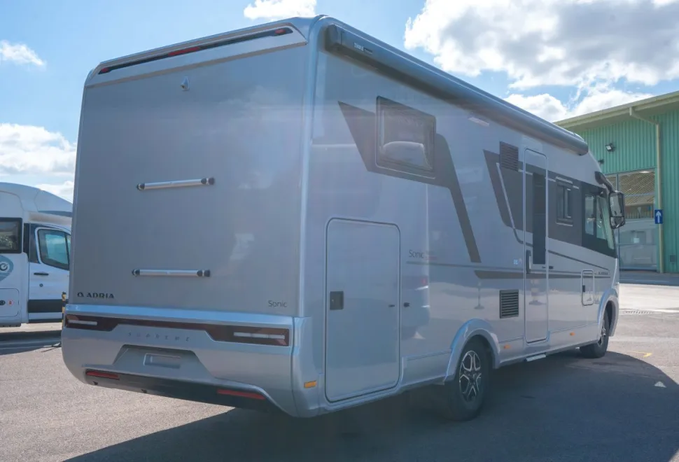 Adria Sonic Supreme 700 DC 180BHP Auto 2026