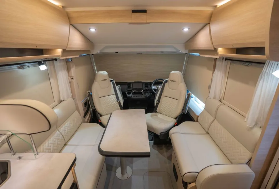 Rapido 8096DF Ultimate Line 180BHP Auto 2024