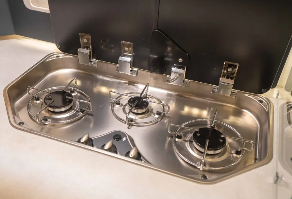 Rapido 8096DF Ultimate Line 180BHP Auto 2024