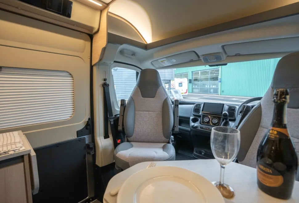 Autotrail Expedition 68 140BHP Auto 2026