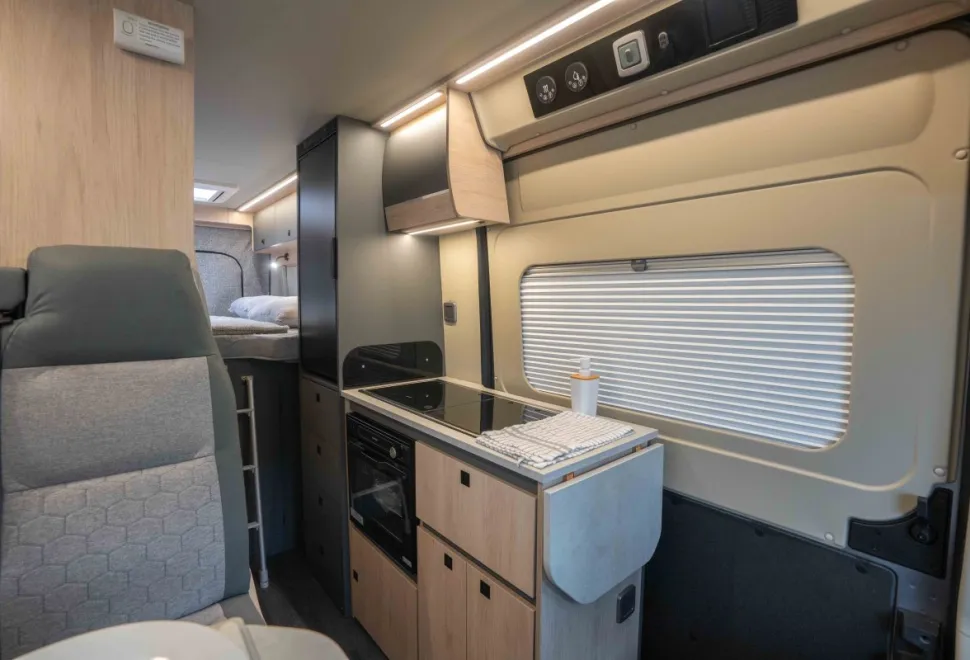 Autotrail Expedition 68 140BHP Auto 2026