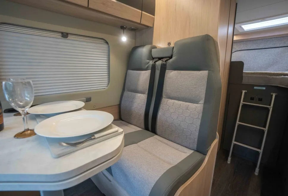 Autotrail Expedition 68 XL 140BHP 2026