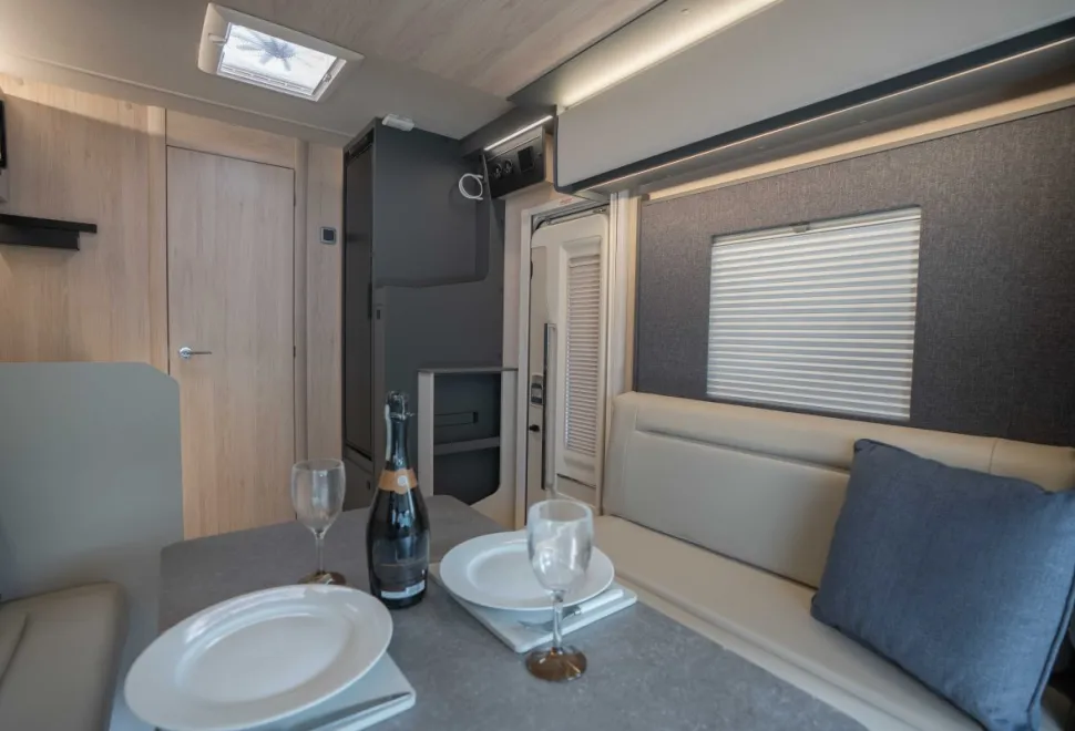 Autotrail F-Line F60 165BHP 2026