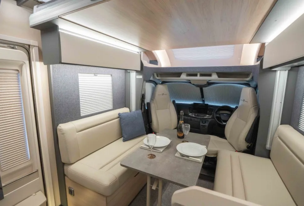 Autotrail F-Line F67 165BHP Auto 2026