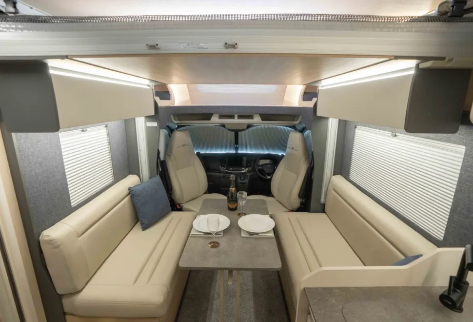 Autotrail F-Line F67 165BHP Auto 2026