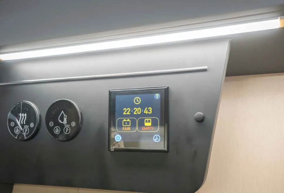 Autotrail F-Line F67 165BHP Auto 2026