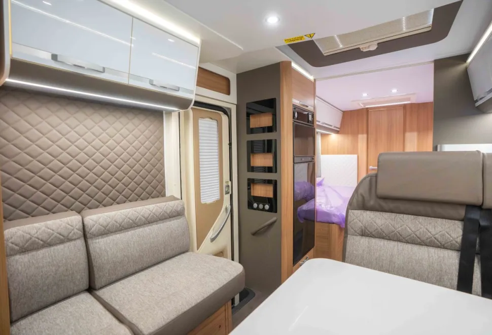 Adria Matrix Supreme 670 SLT 160BHP 2020
