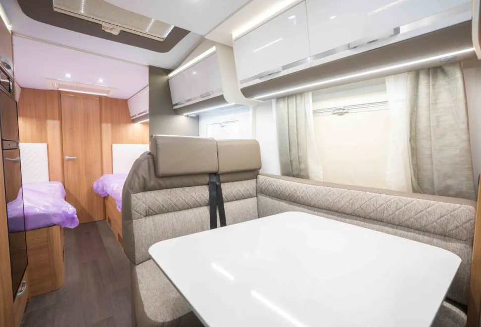 Adria Matrix Supreme 670 SLT 160BHP 2020