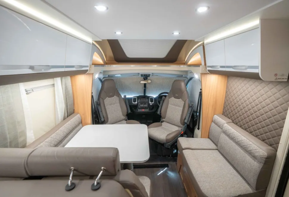 Adria Matrix Supreme 670 SLT 160BHP 2020