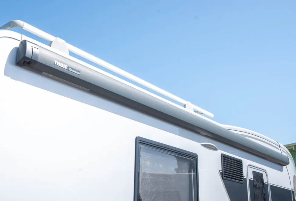 Adria Matrix Supreme 670 SLT 160BHP 2020