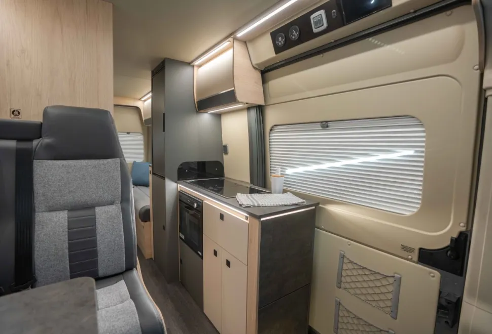 Autotrail Adventure 65 140BHP Auto 2026